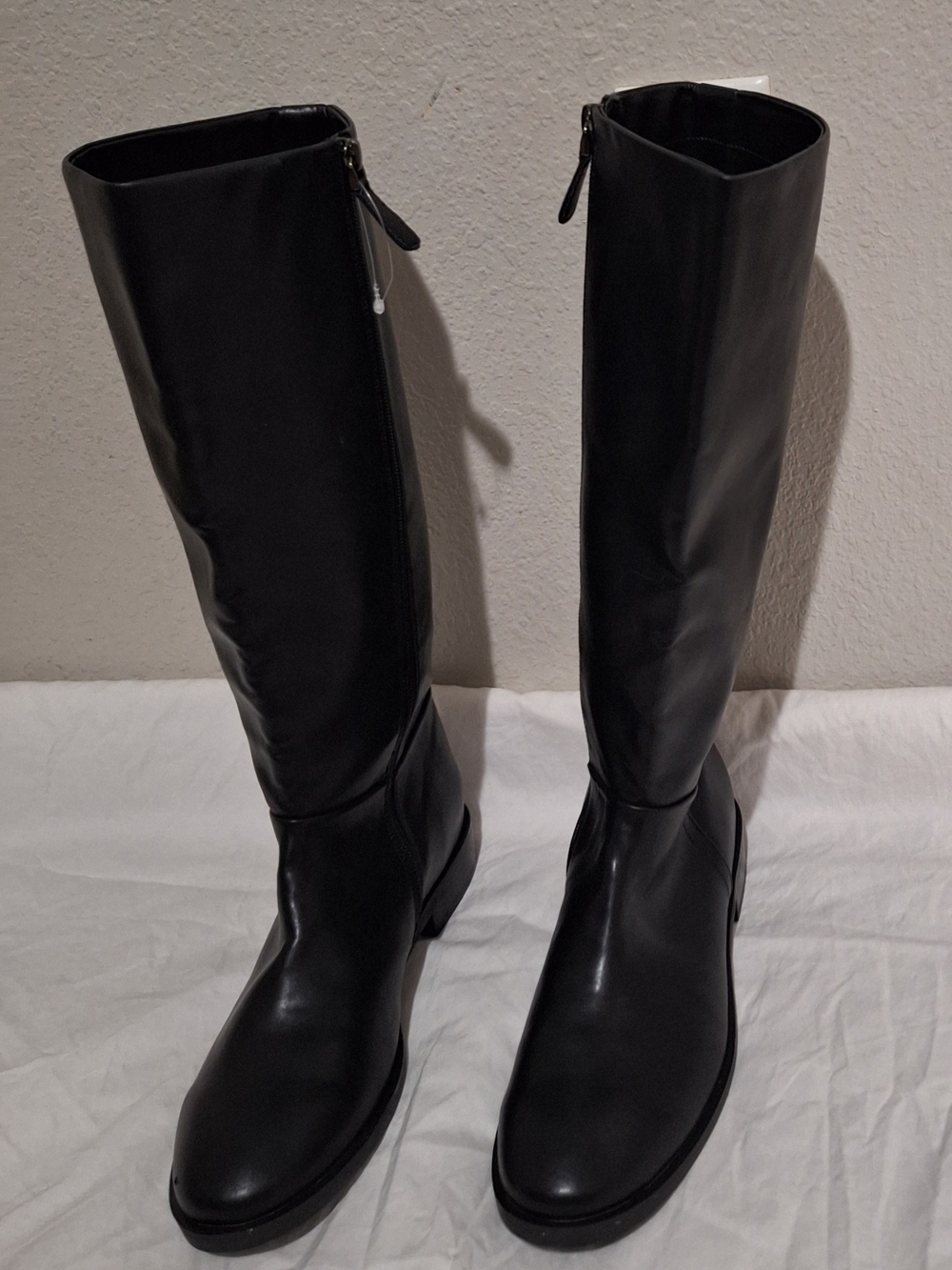 Women’s Black Ankle Boots - Sleek Zippered Fashion Boots